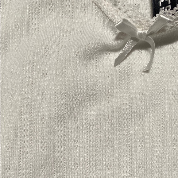 Divided White Ribbed Sleeveless Camisole - Picture 3 of 3